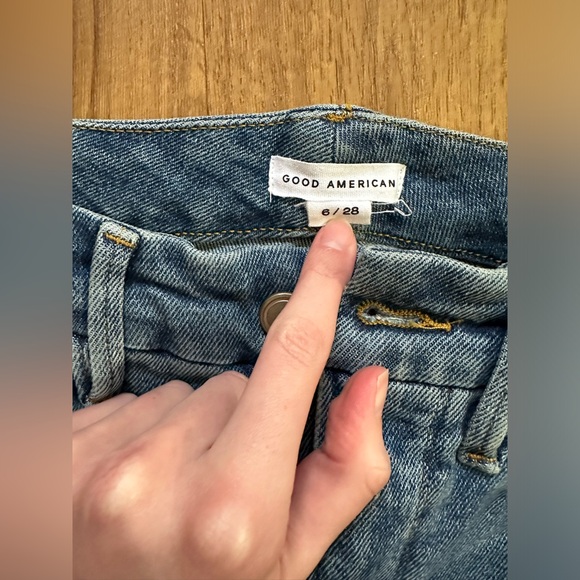 GOOD AMERICAN JEANS - Picture 2 of 3